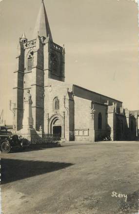 CPSM FRANCE 42 "Périgneux, une belle église et le monument aux morts"