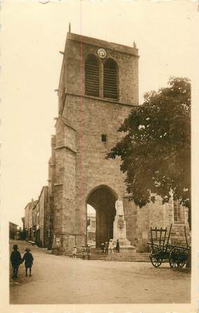 CPSM FRANCE 42 "Crémeaux, l'église, la place et le monument"