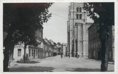 CPSM FRANCE 42 "Montbrison, église et rue Notre Dame"