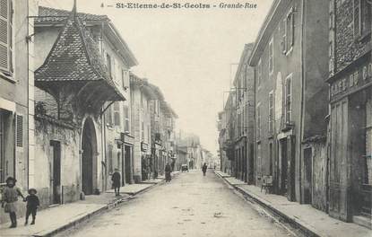 CPA FRANCE 38 "Saint Etienne de Saint Geoirs, grande rue "