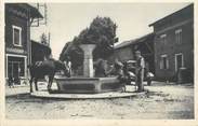 38 Isere CPA FRANCE 38 "Artas, la place et la fontaine"