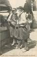 29 Finistere CPA FRANCE 29 "Pardon de Sainte Anne La Palue, rencontre de deux vieux camarades"