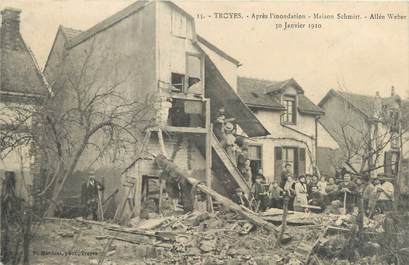 CPA FRANCE 10 "Troyes, maison Scmitt après l'inondation"
