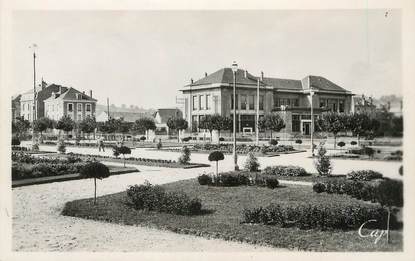 / CPSM FRANCE 19 "Brive, nouveaux quartiers Thiers et la poste"