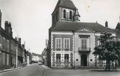 CPSM FRANCE 89 "Brienon sur Armançon, la mairie et la grande rue"