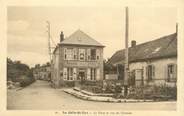 89 Yonne CPA FRANCE 89 "La Celle Saint Cyr, la place et rue du Cormier"