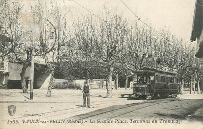 CPA FRANCE 69 "Vaulx en Velin, la grande place" / TRAMWAY