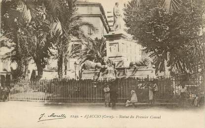 / CPA FRANCE 20 "Ajaccio , statue du premier consul"