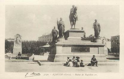 / CPA FRANCE 20 "Ajaccio, statue de Napoléon 1er"