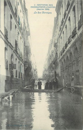 CPA FRANCE 44 "Nantes, la rue Kervégan" / INONDATION 1910