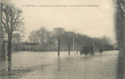 CPA FRANCE 18 "Bourges, le boulevard de la République" / INONDATION 1910