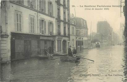 CPA FRANCE 92 "Levallois Perret, la rue Fazilleau" / INONDATION 1910