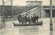 93 Seine Saint Deni CPA FRANCE 93 "Saint Denis, un des canots transbordeurs / INONDATION 1910