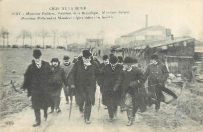 CPA FRANCE 94 "Ivry, visite des inondés" / INONDATION 1910