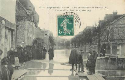 CPA FRANCE 95 "Argenteuil, avenue de la gare" / INONDATION 1910