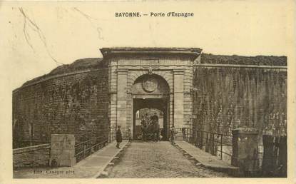CPA FRANCE 64 "Bayonne, porte d'Espagne"