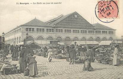 / CPA FRANCE 18 "Bourges, la Halle un jour de marché"