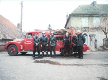 CPSM FRANCE 28 "Challezeule, les pompiers volontaires"