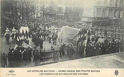   CPA  FRANCE  75 "Paris,  Crimes des allemands,  les zeppelins sur Paris,  les funérailles"  