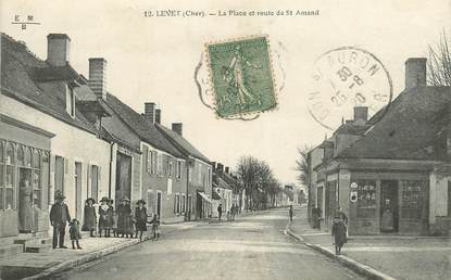 CPA FRANCE 18  "Levet, la place et route de Saint Amand"