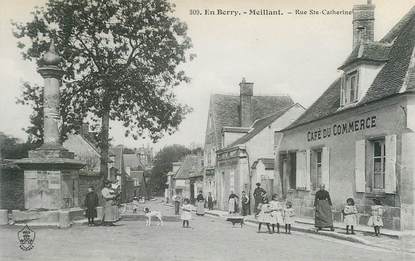 CPA FRANCE 18  "Meillant, rue Sainte Catherine, le café du commerce"