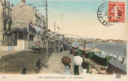 CPA FRANCE 85 "Sables d'Olonne, le remblai"