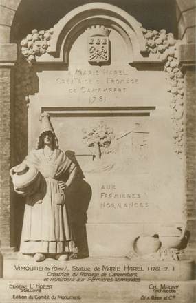 CPA FRANCE 61 "Vimoutiers, Statue de Marie Harel"