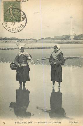 CPA FRANCE 62 "Berck, pêcheuses de crevettes"