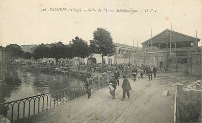 CPA FRANCE 09 "Pamiers, sortie de l'Usine métallurgique"