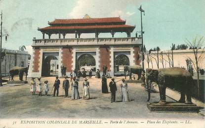 CPA FRANCE 13 "Marseille, Exposition coloniale, Porte de l'Annam, place des Eléphants"