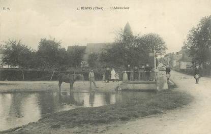 CPA FRANCE 18 "Rians, l'Abreuvoir"