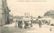 18 Cher CPA FRANCE 18 "Sancoins, la Place d'Armes, un jour de Marché"