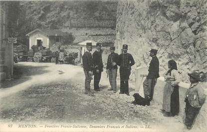 / CPA FRANCE 06 "Menton, frontière Franco italienne / DOUANE