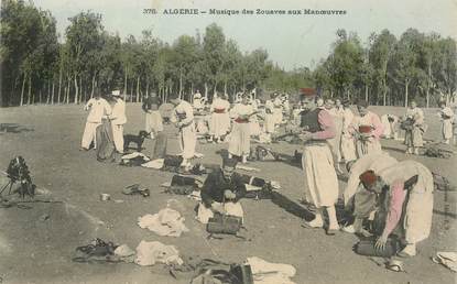 CPA ALGERIE / SCENES ET TYPES " Musique des Zouaves aux manoeuvres"