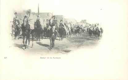 CPA ALGERIE / SCENES ET TYPES "Retour de la Fantasia"