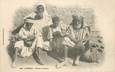 CPA ALGERIE / SCENES ET TYPES "Groupe d'arabes"