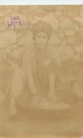 CARTE PHOTO ALGERIE / SCENES ET TYPES "Fabrication de la Galette Kabyle"