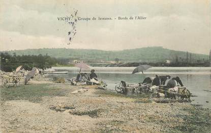 CPA FRANCE 03 "Vichy, Groupe de laveuses au bord de l'Allier"