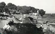 83 Var / CPSM FRANCE 83 "Environs du Lavandou, le camping de la Favière"