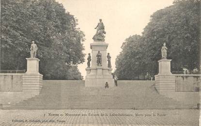 CPA FRANCE 44 "Nantes, Monument aux enfants de la Loire, morts pour la France" / COLLECTION R. GUENAULT