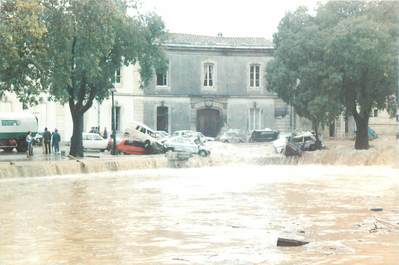 CPM FRANCE 30 "Nimes, Inondations du 03/10/1988"