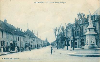 CPA FRANCE 38 "Les Abrets, la place et rte de Lyon"