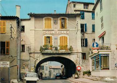 / CPSM FRANCE 83 "Fayence, la place de la mairie"