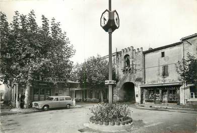 / CPSM FRANCE 26 "Saint paul trois châteaux, place de la libération"