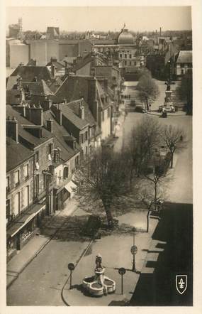 / CPA FRANCE 03 "Moulins, la place d'Allier"