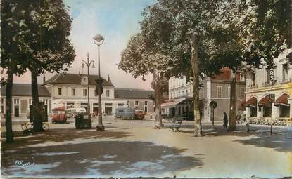 / CPSM FRANCE 03 "Montluçon, place de la gare"