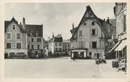 03 Allier / CPSM FRANCE 03 "Cusset, place Victor Hugo et vieilles maisons du XVème siècle"