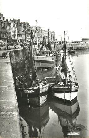 CPSM FRANCE 76 "Le Tréport, les quais et les bateaux de pêche"