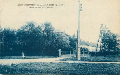 / CPA FRANCE 94 "Chennevières sur Marne, place du jeu de Paume"