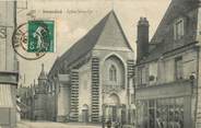 36 Indre - CPA FRANCE 36 "Issoudun, Eglise Saint Cyr, magasin de parapluies"